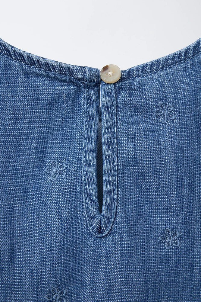 TOP EN DENIM FLEURS BRODÉES