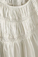 CHEMISE DE NUIT FRONCÉE ET DENTELLE