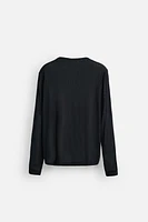 DOUBLE NECK BUTTON T-SHIRT