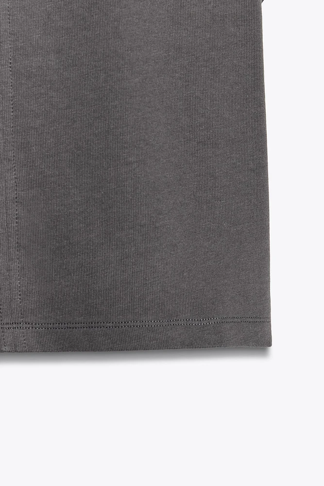 T-SHIRT EN COTON À DÉCOLLETÉ V