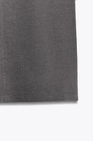 T-SHIRT EN COTON À DÉCOLLETÉ V