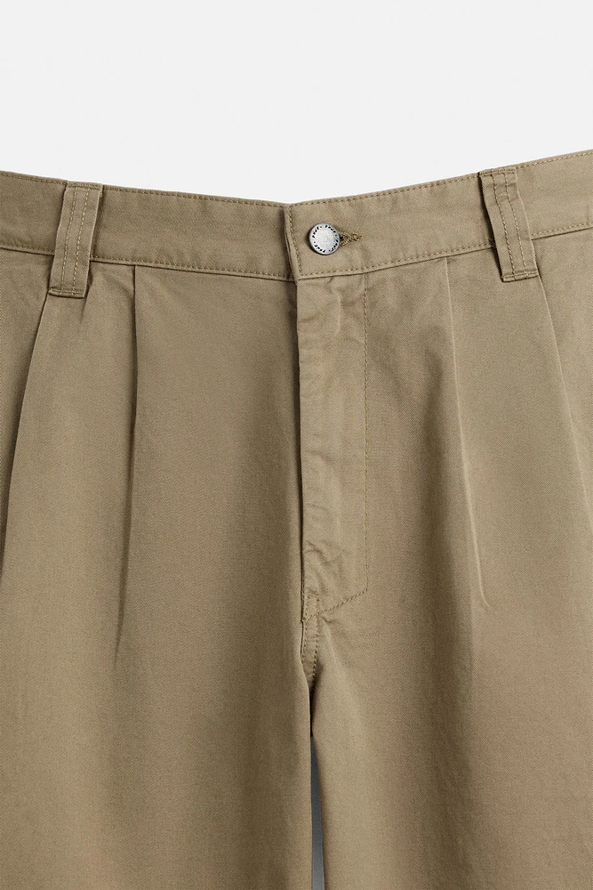 PANTALON RELAXED FIT À PLIS