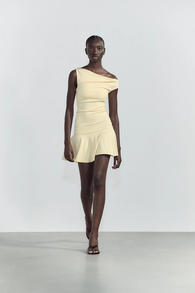 RUCHED TEXTURED DRESS