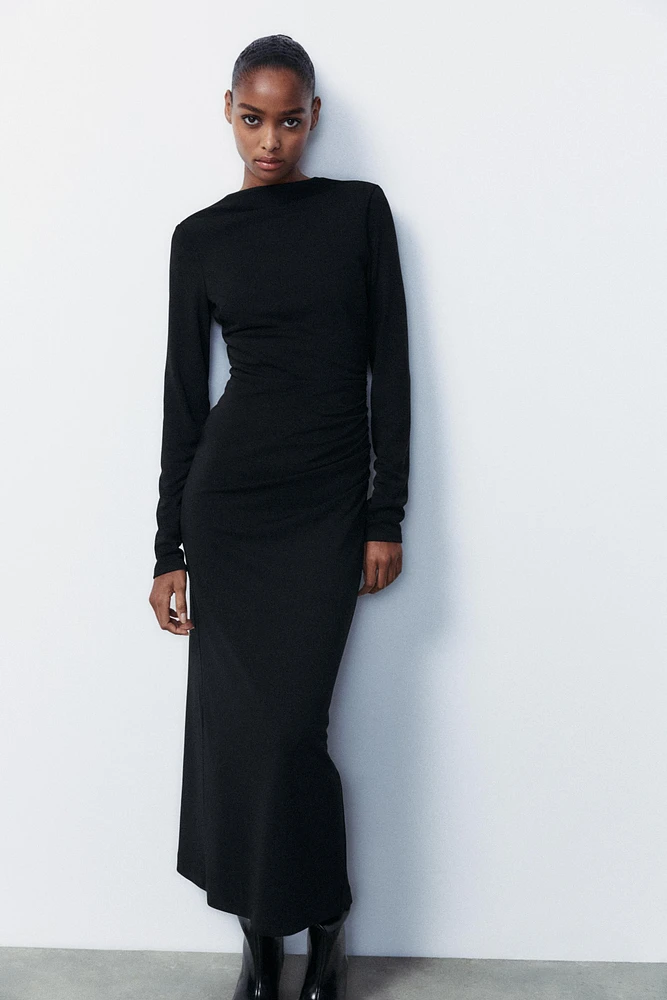 ROBE DRAPÉE À DOS NU