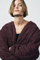 KIMONO EN VELOURS MATELASSÉ SURPIQUÉ