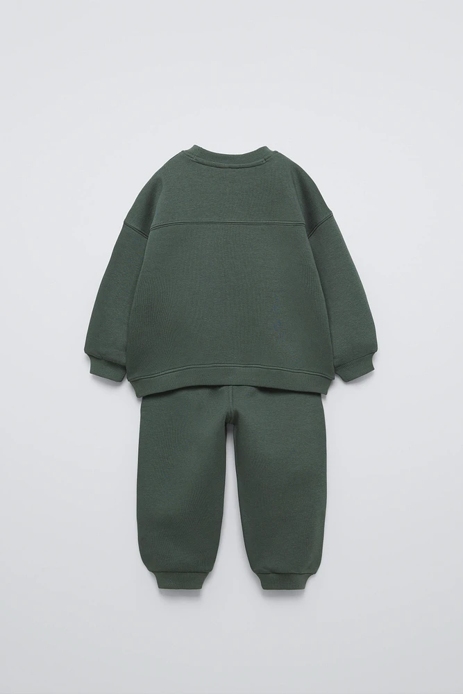 LABEL SWEATSHIRT AND JOGGERS MATCHING SET