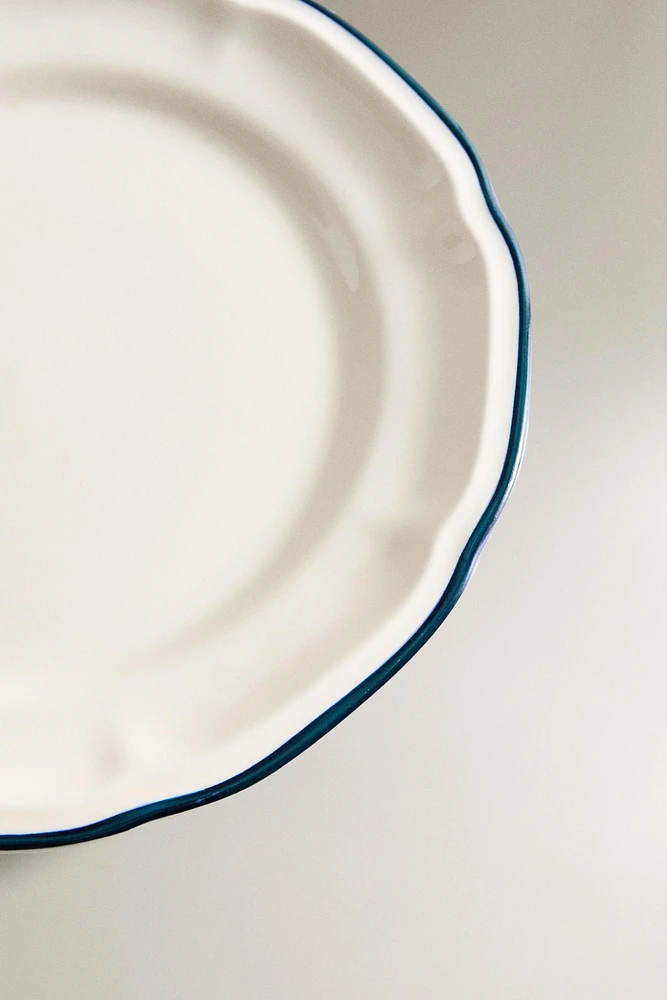 DESSERT PLATE WITH A GREEN RIM