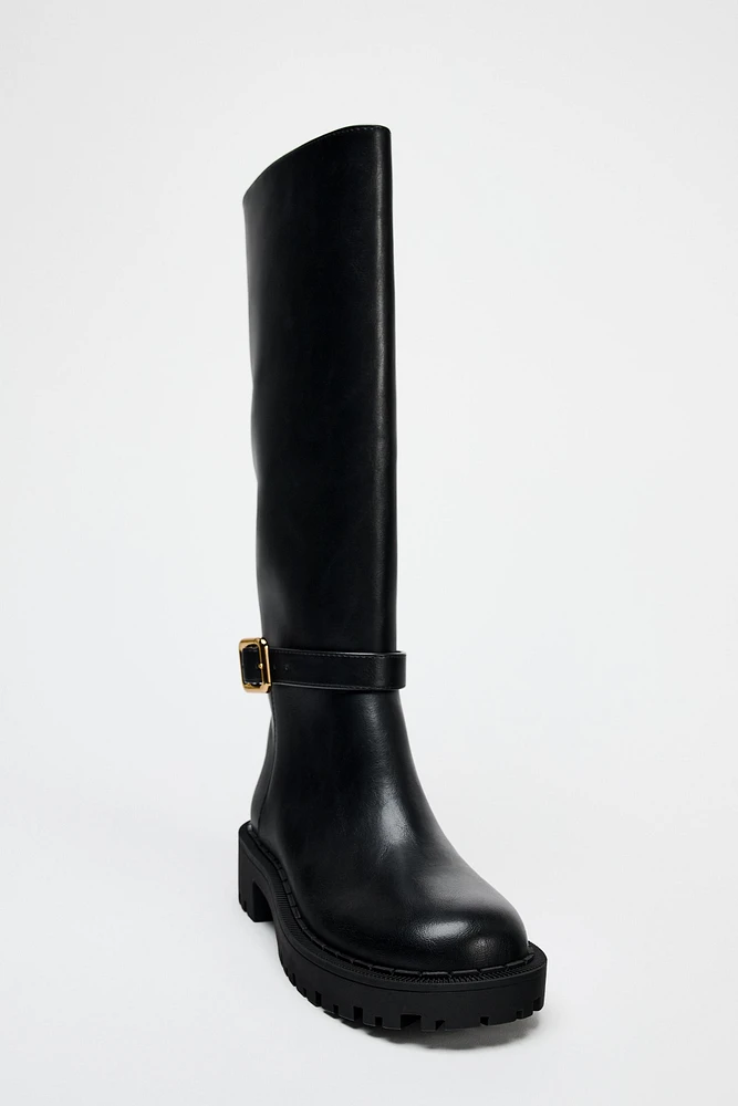 BOTTES PLATES À SEMELLE CRANTÉE