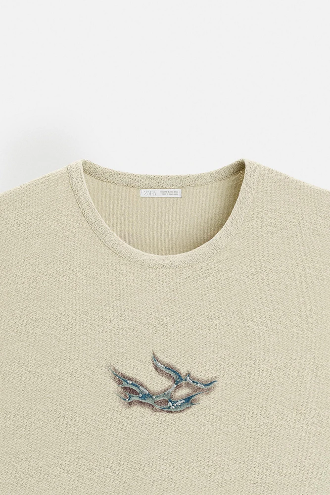 T-SHIRT EN MAILLE À IMPRIMÉ RELIEF