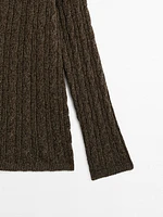 Pull en maille tressée à col V