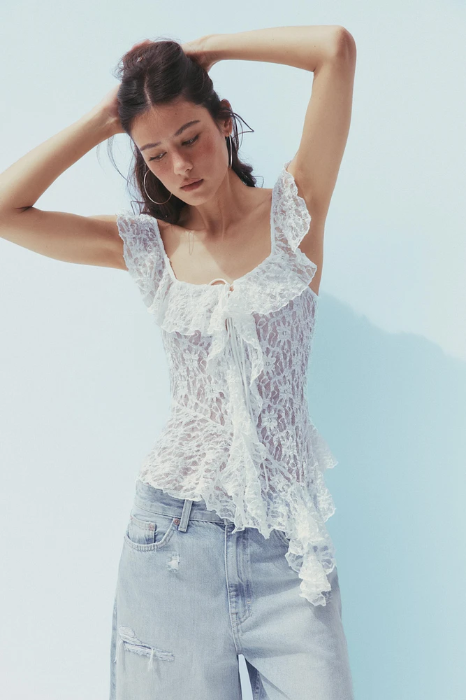 LACE RUFFLE TOP