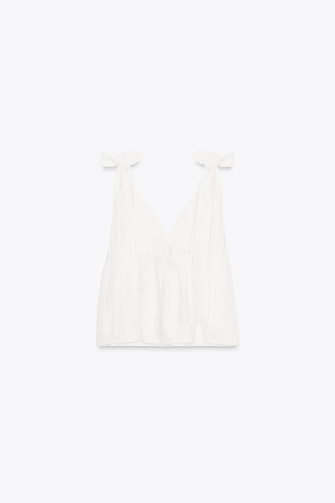 TOP À LACETS
