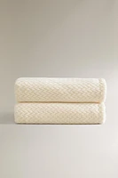 FLEECE BLANKET