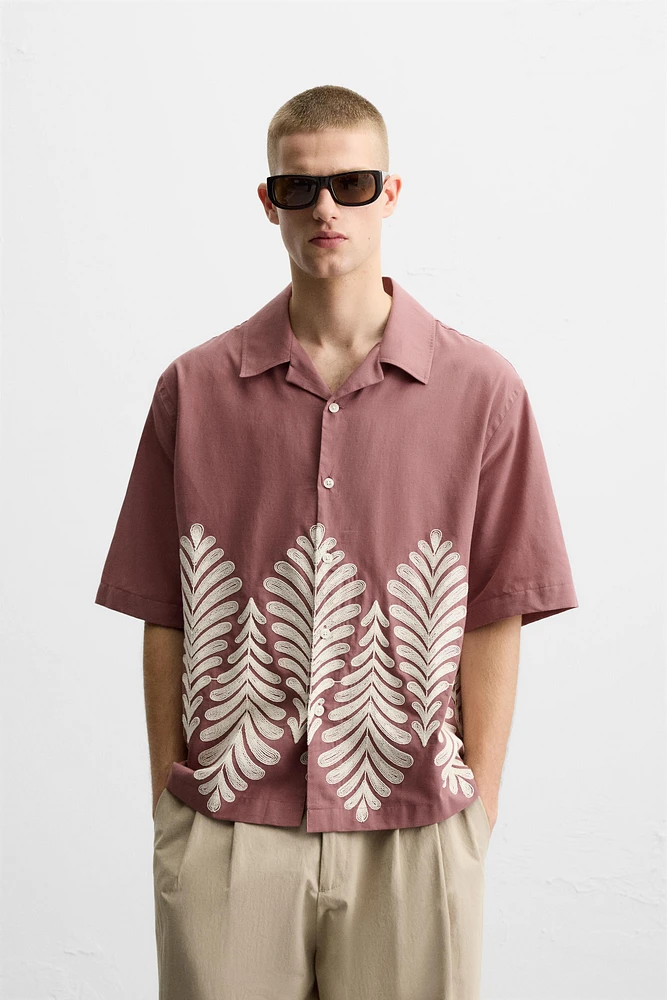 SHIRT WITH CONTRASTING EMBROIDERY