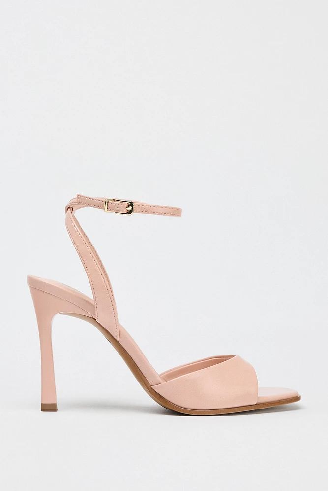 CRACKLED EFFECT HEELED SANDALS