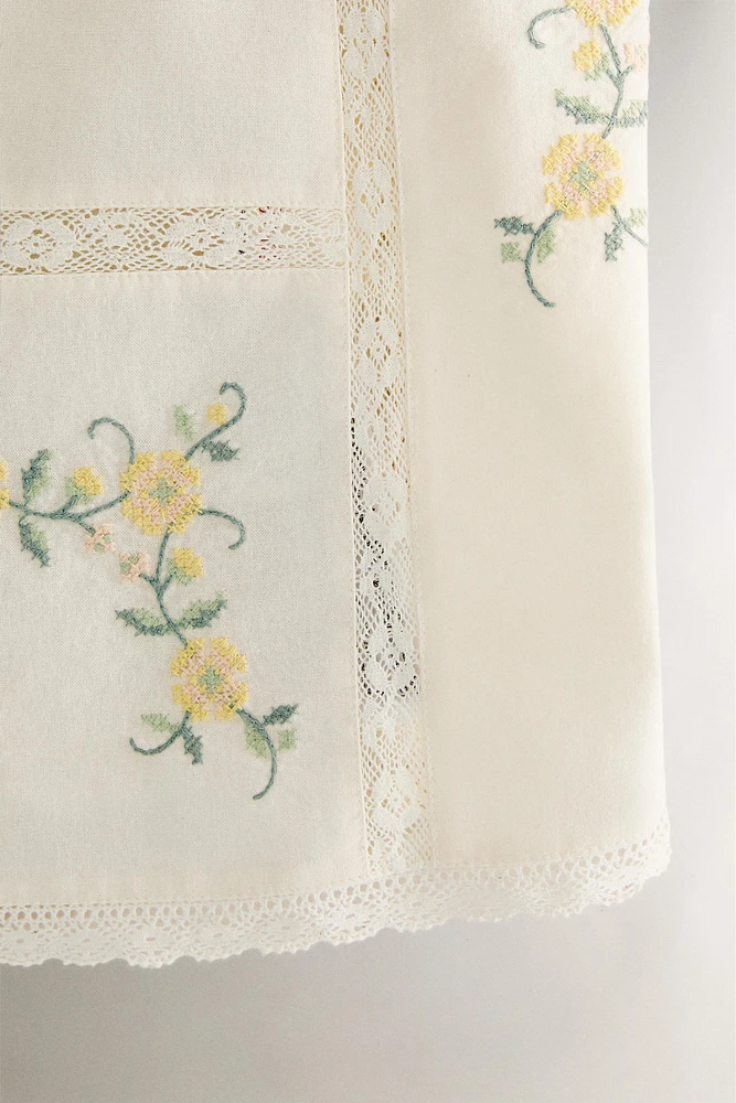 COTTON TOP WITH EMBROIDERY