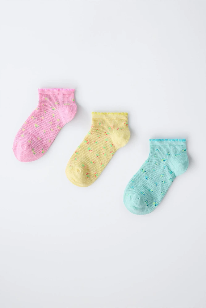 THREE-PACK OF FLORAL SOCKS
