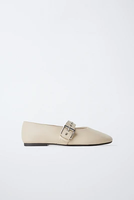 BUCKLE BALLET FLATS