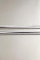 SILVER METAL TOWEL RACK
