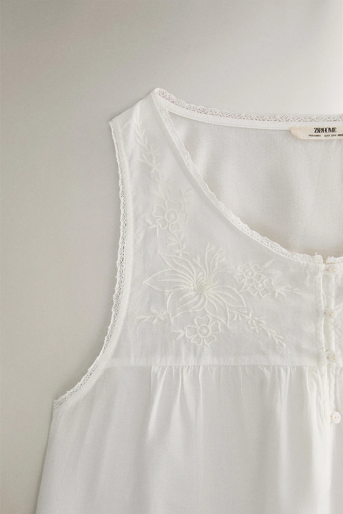 EMBROIDERED COTTON NIGHTGOWN