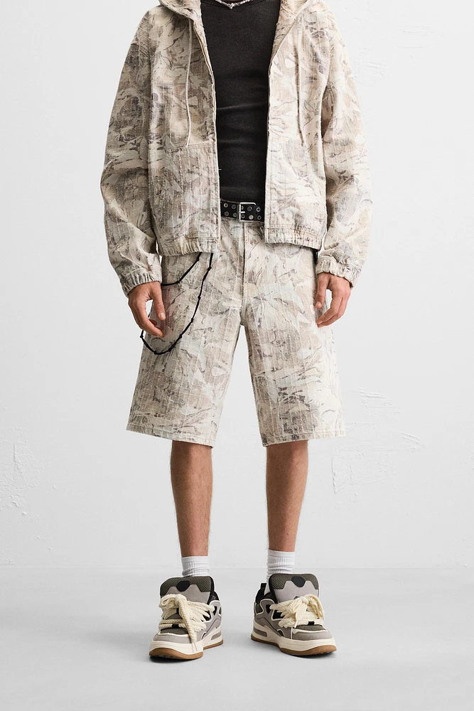 ABSTRACT PRINT DENIM SHORTS