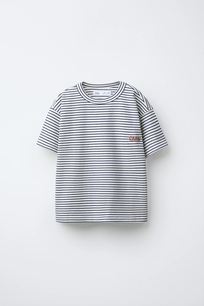 STRIPED EMBOSSED TEXT T-SHIRT