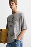 T-SHIRT EN MAILLE IMPRIMÉ DÉLAVÉ