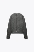 PULL EN MAILLE AVEC LISERÉS CONTRASTE
