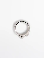 Irregular ring