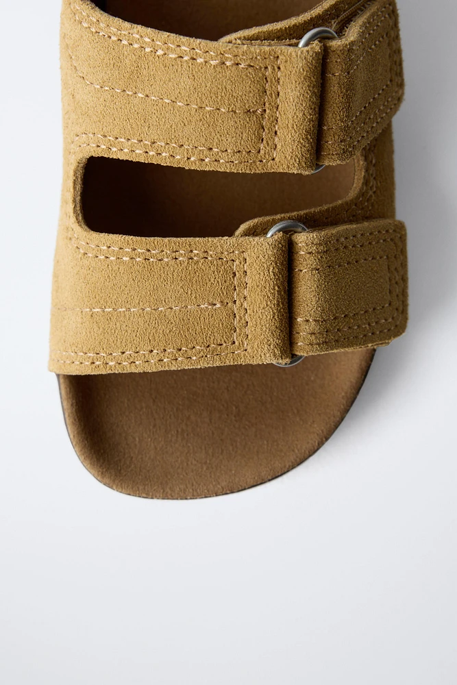 SANDALES EN CUIR