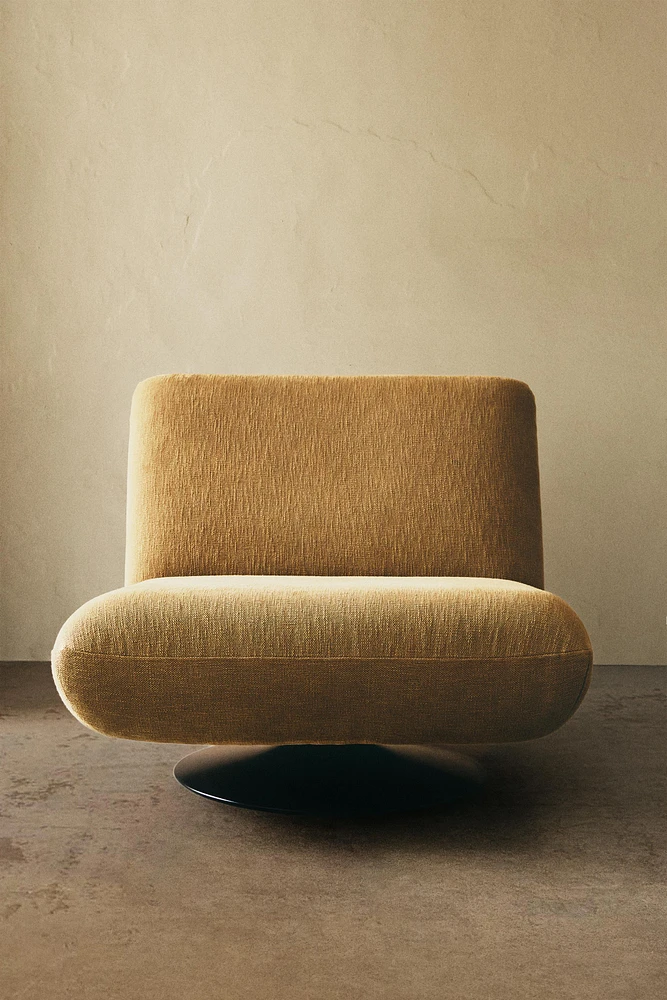 SWIVEL ACCENT CHAIR