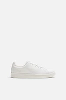 BASKET EN CUIR