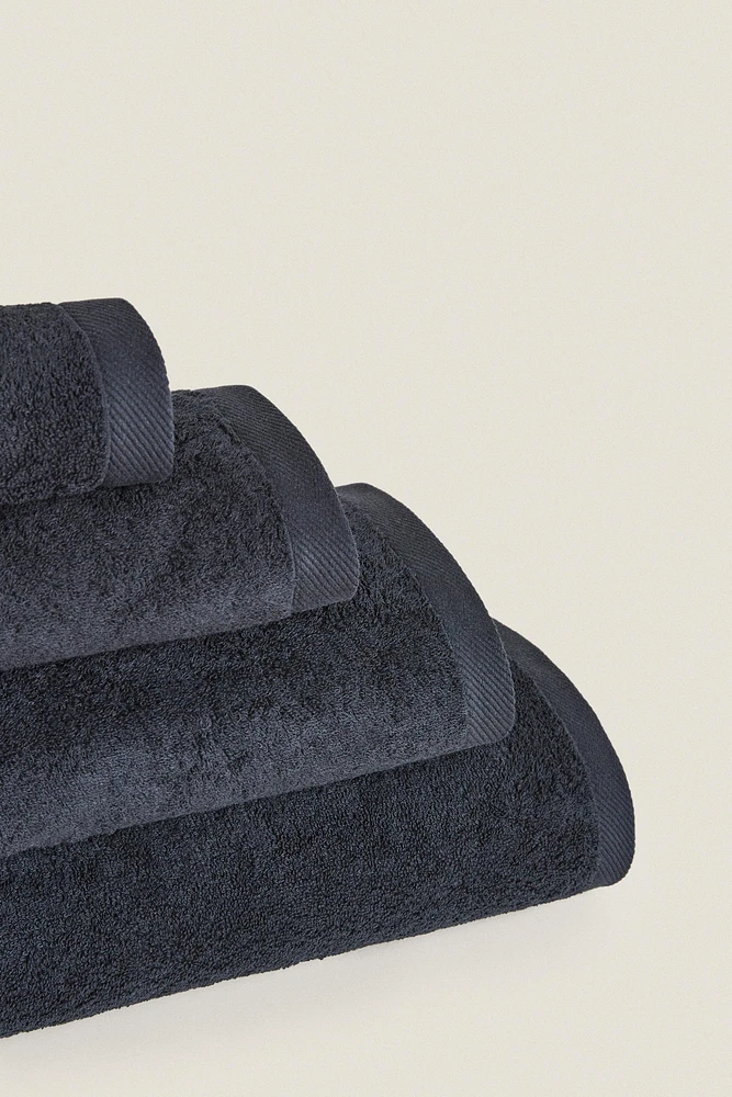 PLAIN COTTON TERRYCLOTH BATH TOWEL (500 GXM²)