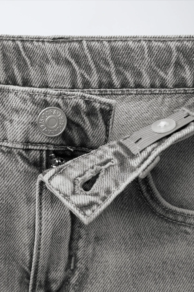 MULTI-POCKET CARGO JEANS