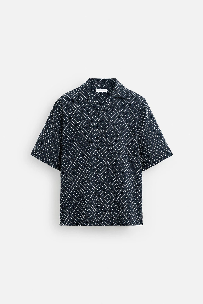 CHEMISE AVEC BRODERIE EN CONTRASTE