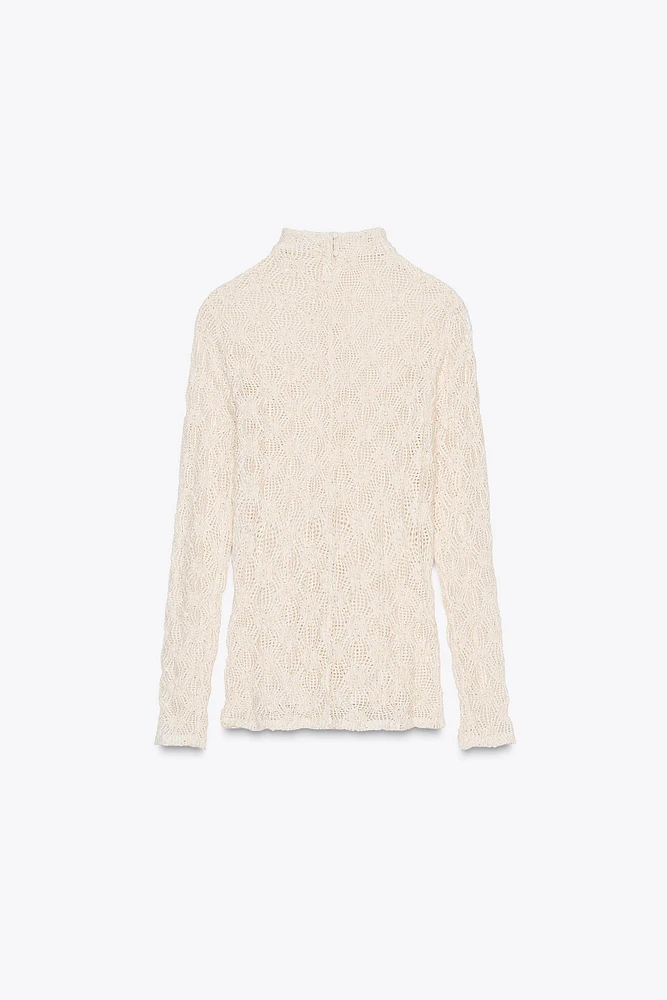 LACE HIGH NECK TOP