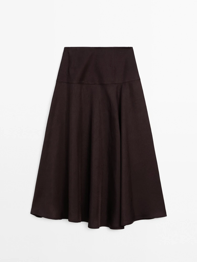 Jupe midi satinée avec empiècement