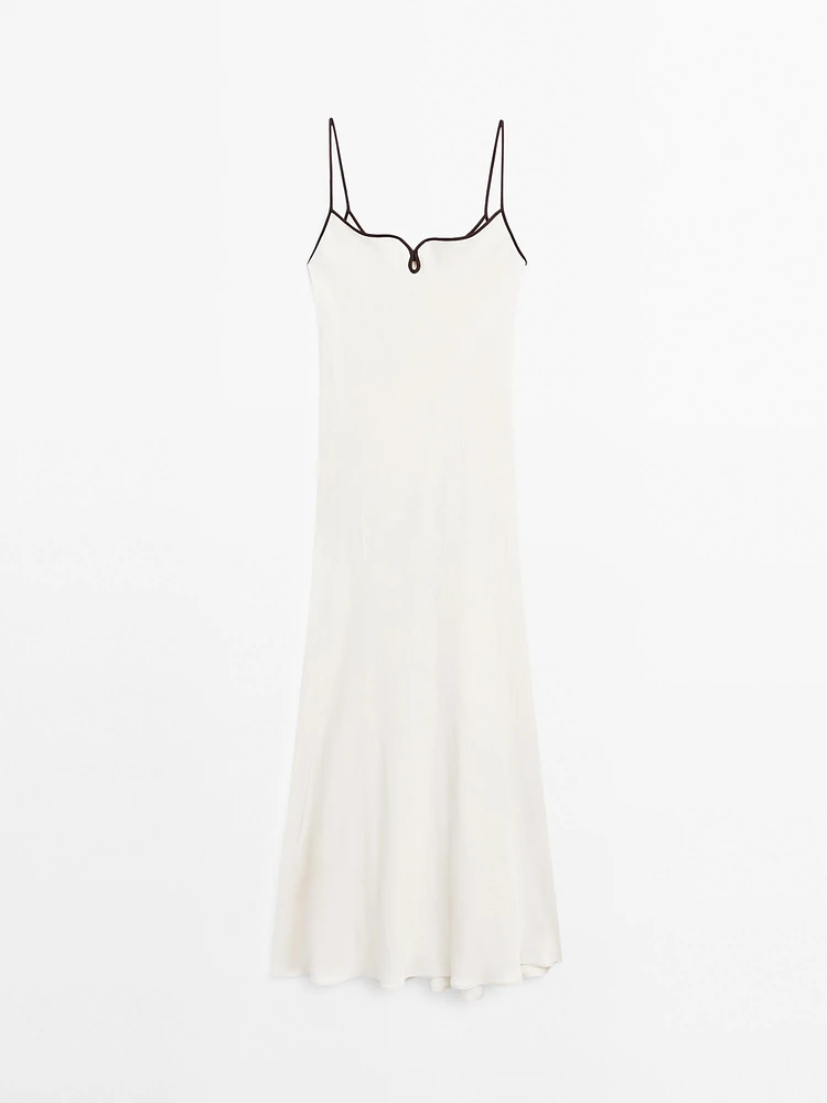 Robe midi style nuisette satinée