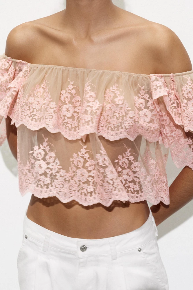 EMBROIDERED RUFFLED TOP