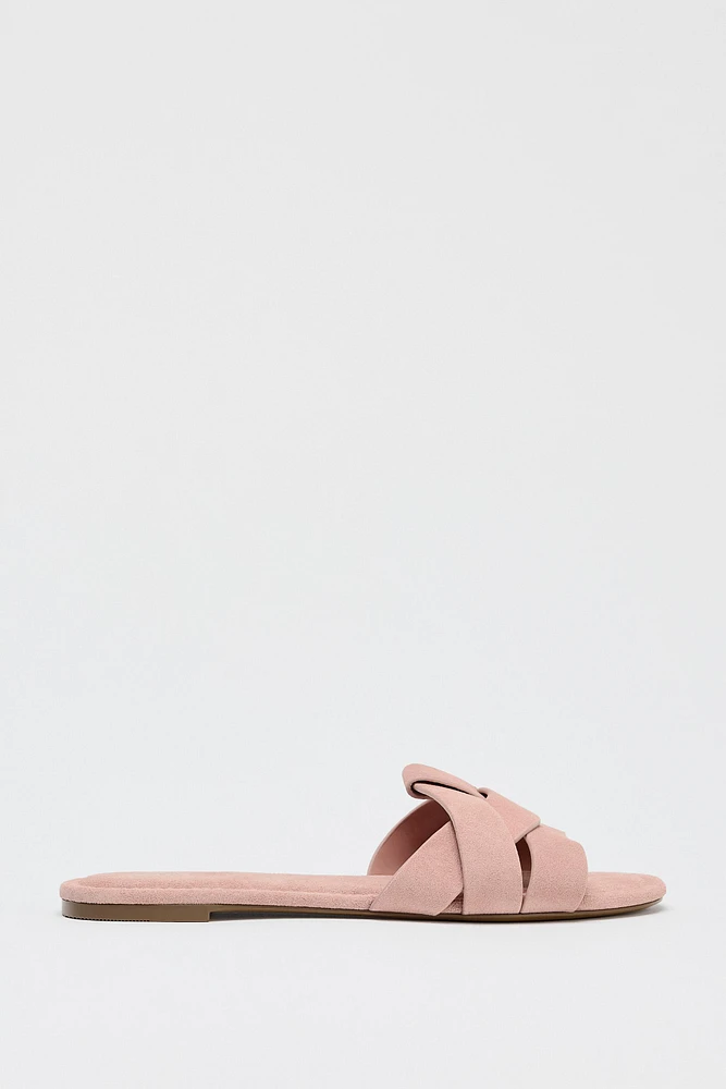 CROSSOVER LEATHER FLAT SANDALS