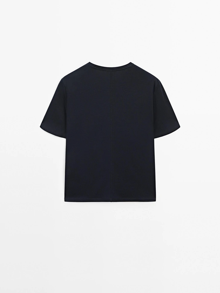 Short-sleeve T-shirt with back seam detail
