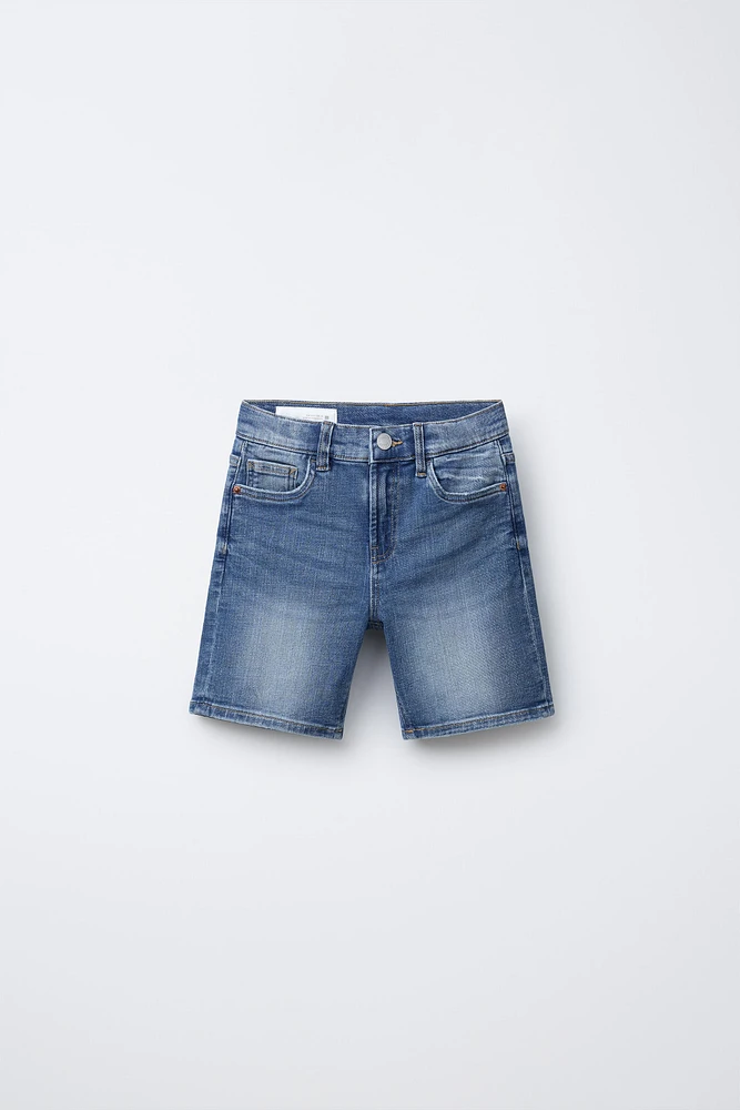 BERMUDA EN DENIM STRAIGHT