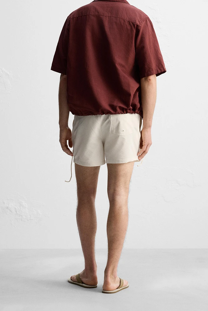 MAILLOT DE BAIN MI-LONG EN SEERSUCKER