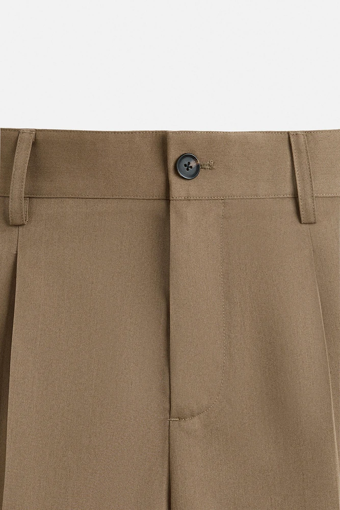 REGULAR FIT SHORTS