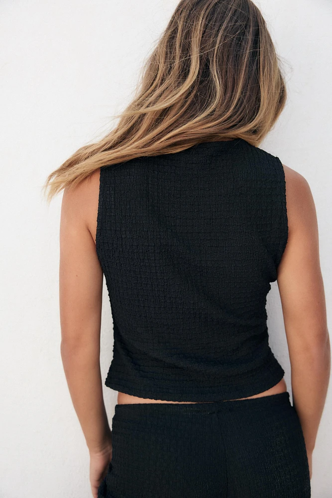 STRUCTURED VEST TOP