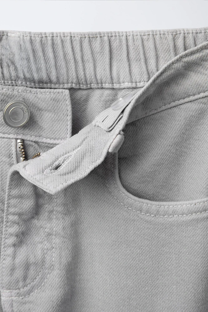 CARGO JEANS WITH POCKETS