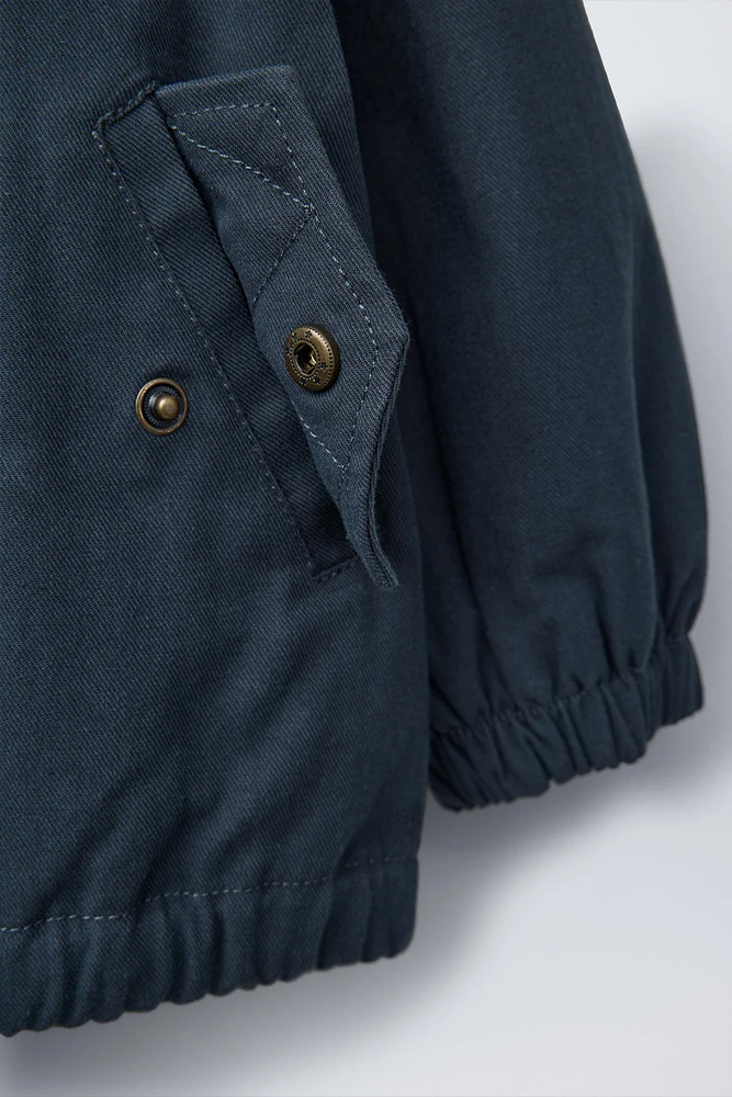 BLOUSON BOMBER LÉGER À TEXTE BRODÉ