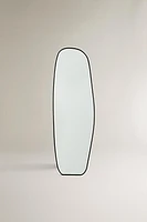 IRREGULAR-SHAPED MIRROR
