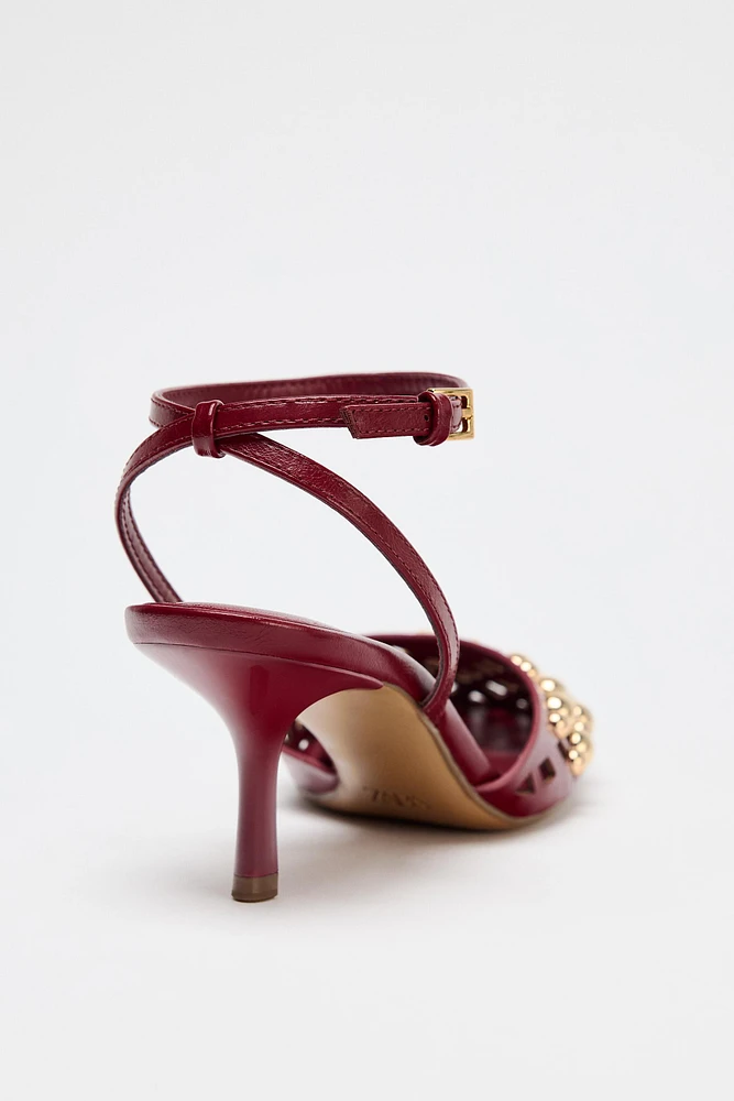 OUVERTES À L'ARRIÈRE TALONS AVEC CLOUS