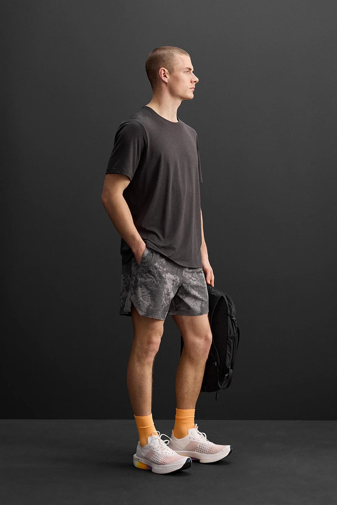 LIGHTWEIGHT TEXTURED T-SHIRT